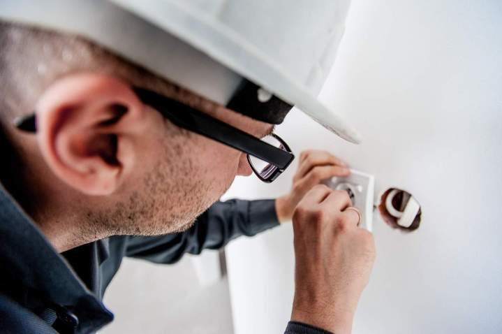 electrician 1080554 1280 (6)